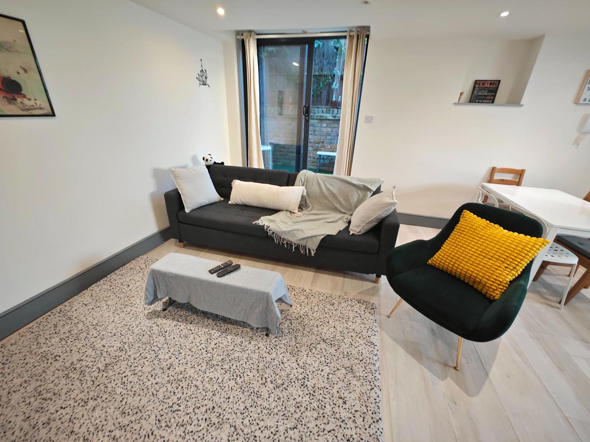 Bright 2 Bedroom Flat With Patio 10 Min To Camden Market Apartment London