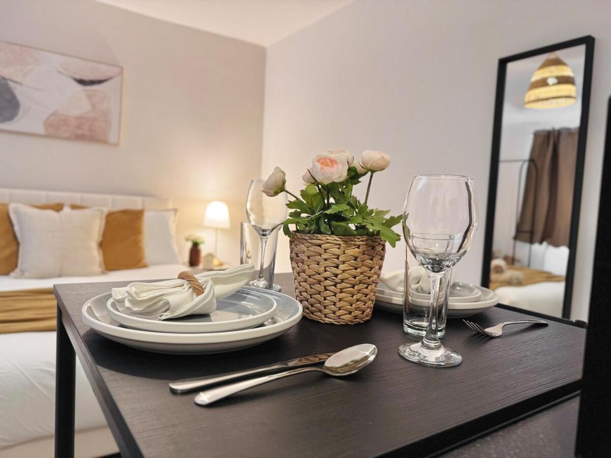 Homely 30min To Apartment