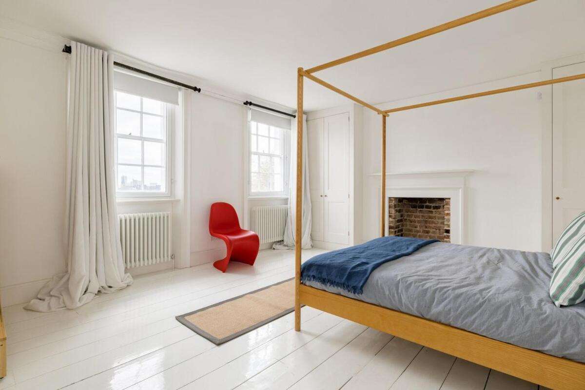 Chelsea House On The Thames * London