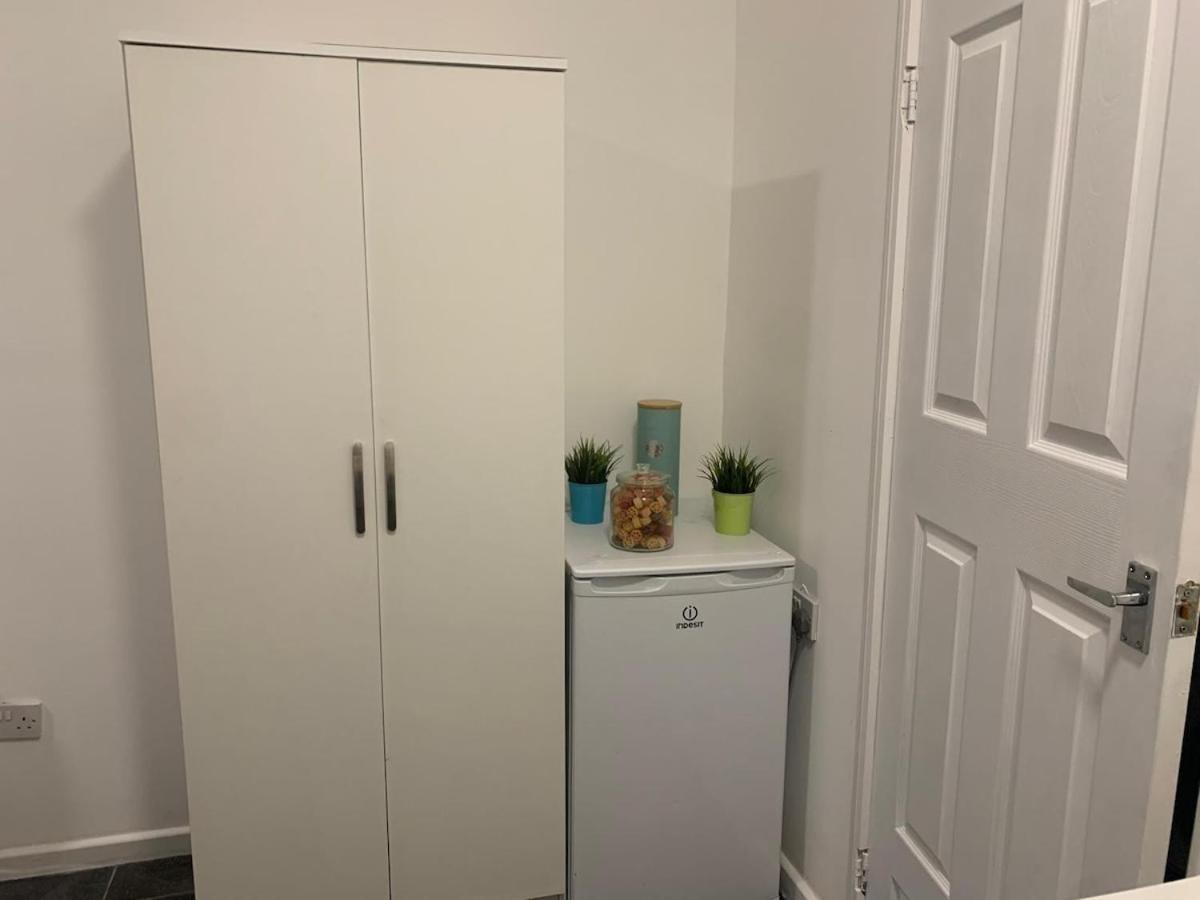 Apartment Acton Located Studioflat *