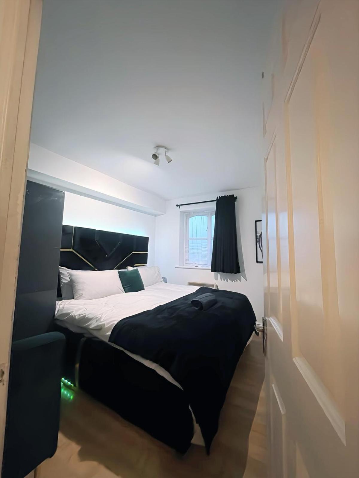Modern Riverside 2bedroom Sleeps 4 Woolwich Greater Apartment *