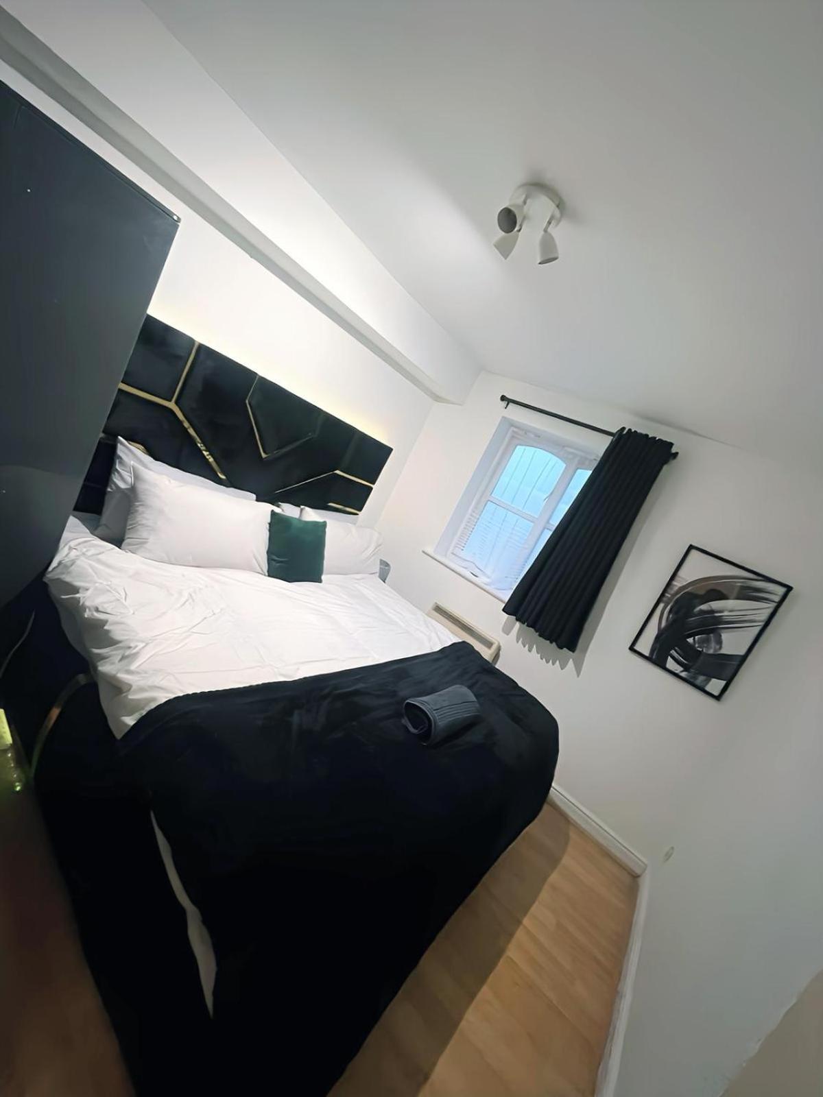 Modern Riverside 2bedroom Sleeps 4 Woolwich Greater Apartment London