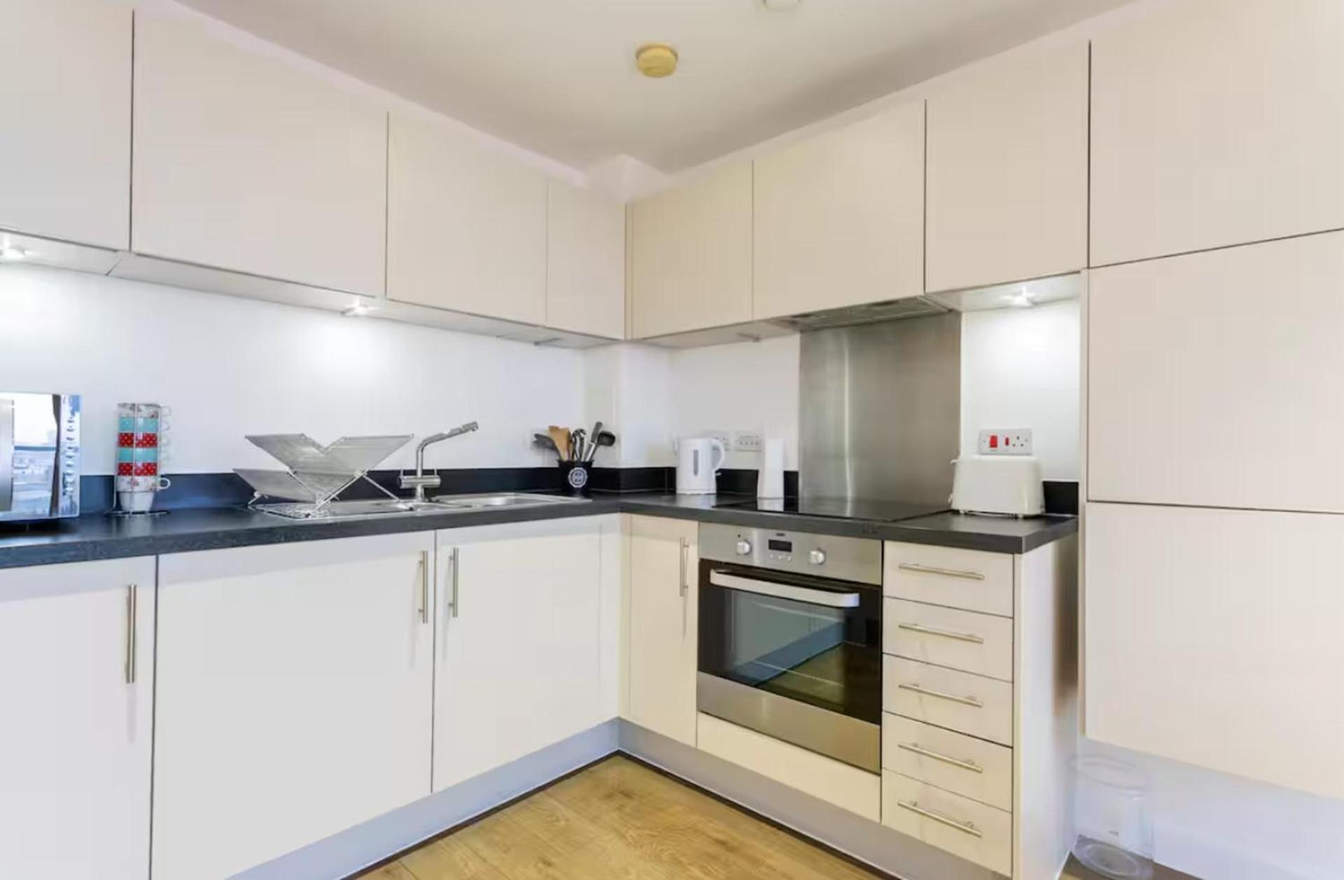 Apartmentsleeps3-balcony-near Canarywharf-gym * London