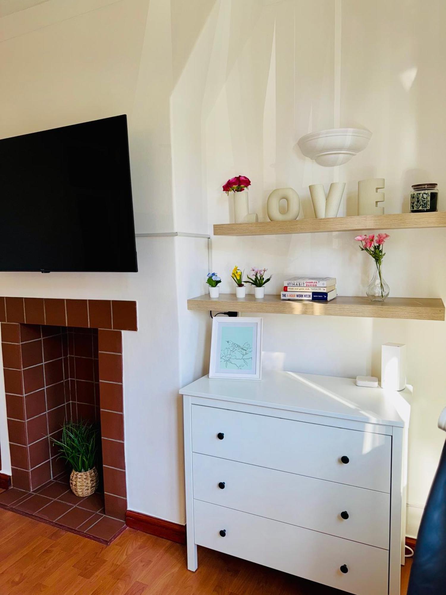 Vauxhall, River Thames, Big Ben Retreat, Family Apartment *