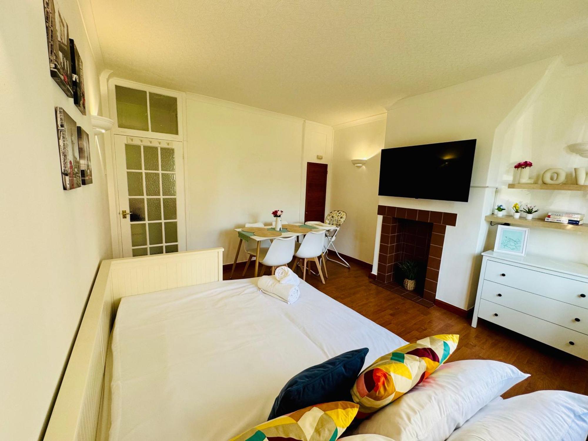 Apartment Vauxhall, River Thames, Big Ben Retreat, Family London