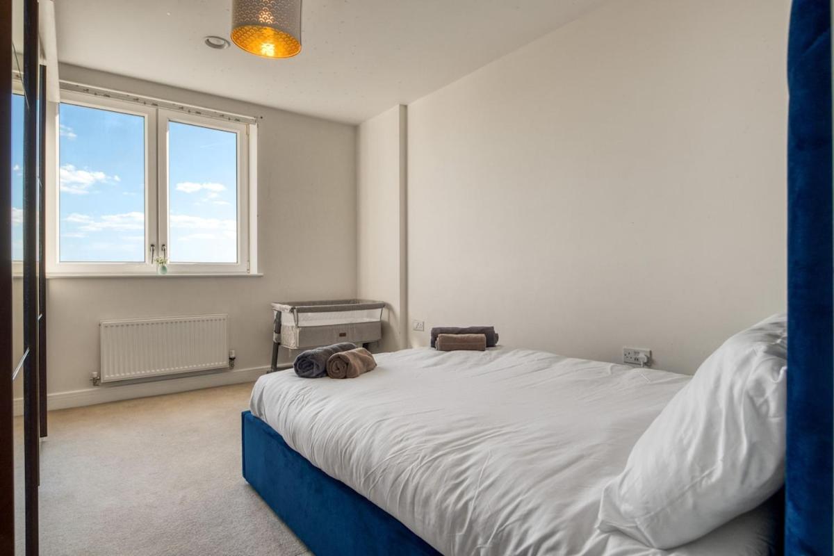 Modern Charming 2 Bed Flat With Amazing Views Apartment London