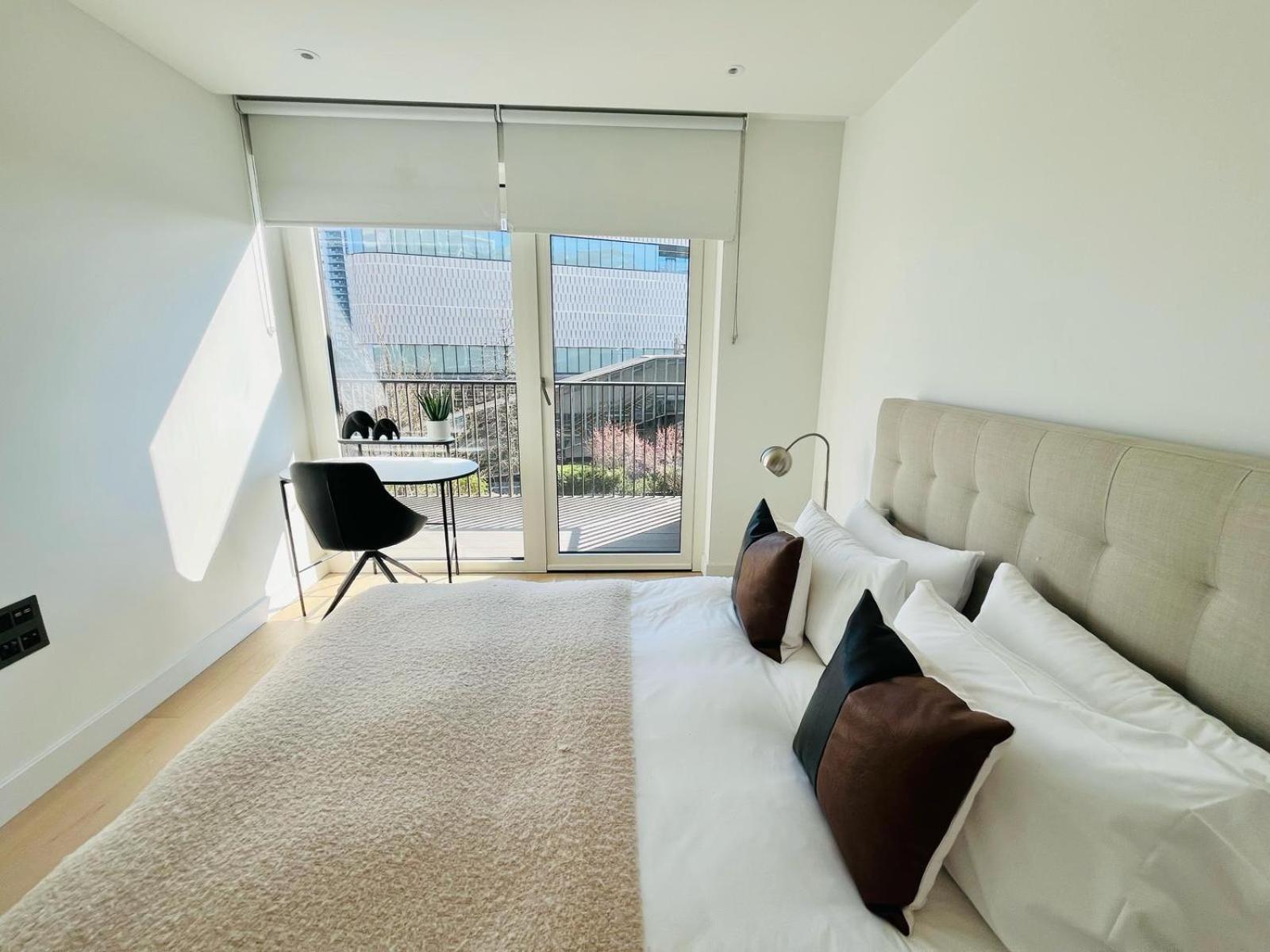 Apartment Executive -steps To Tube -quick Access To London