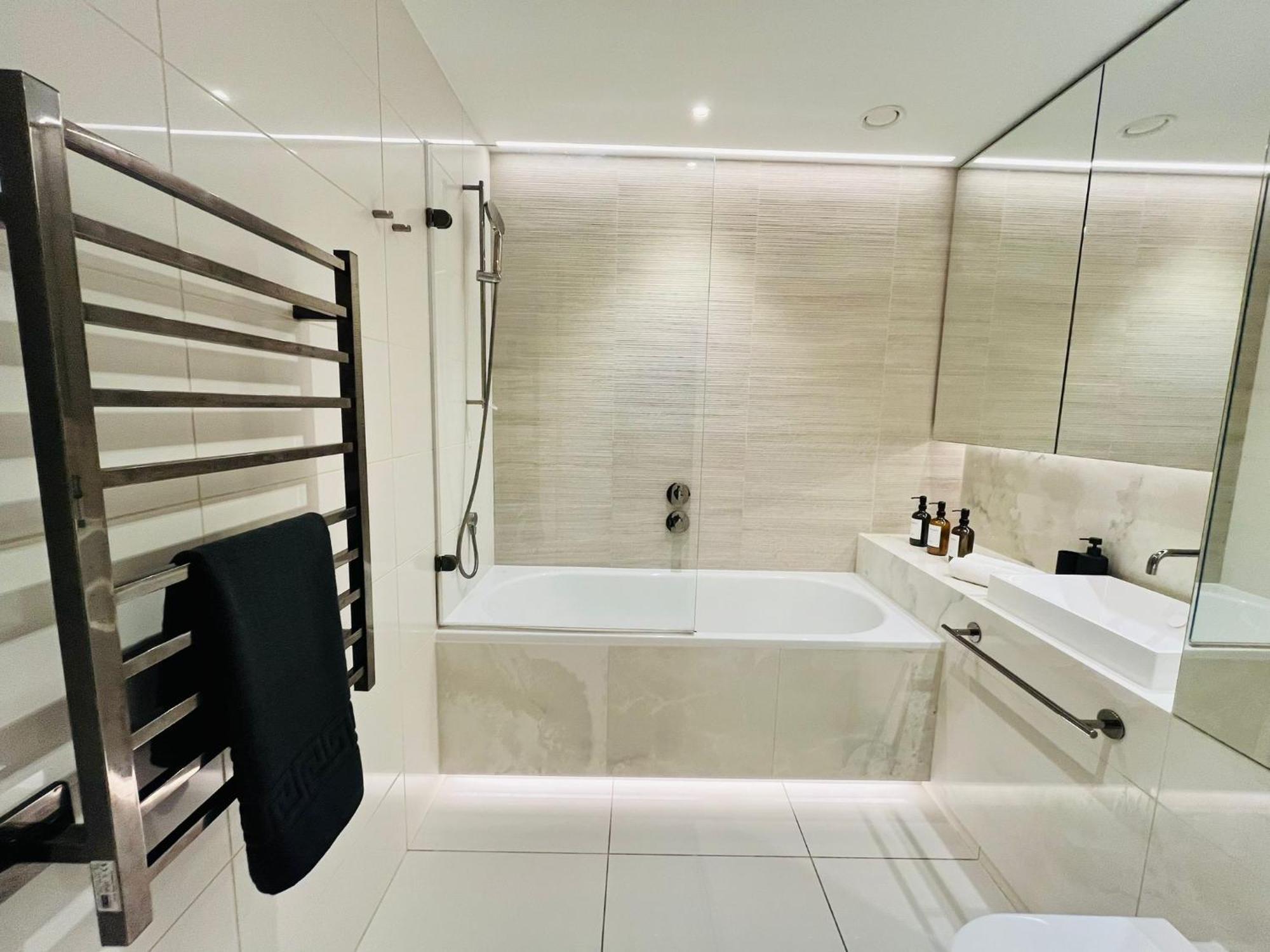 Executive -steps To Tube -quick Access To Apartment