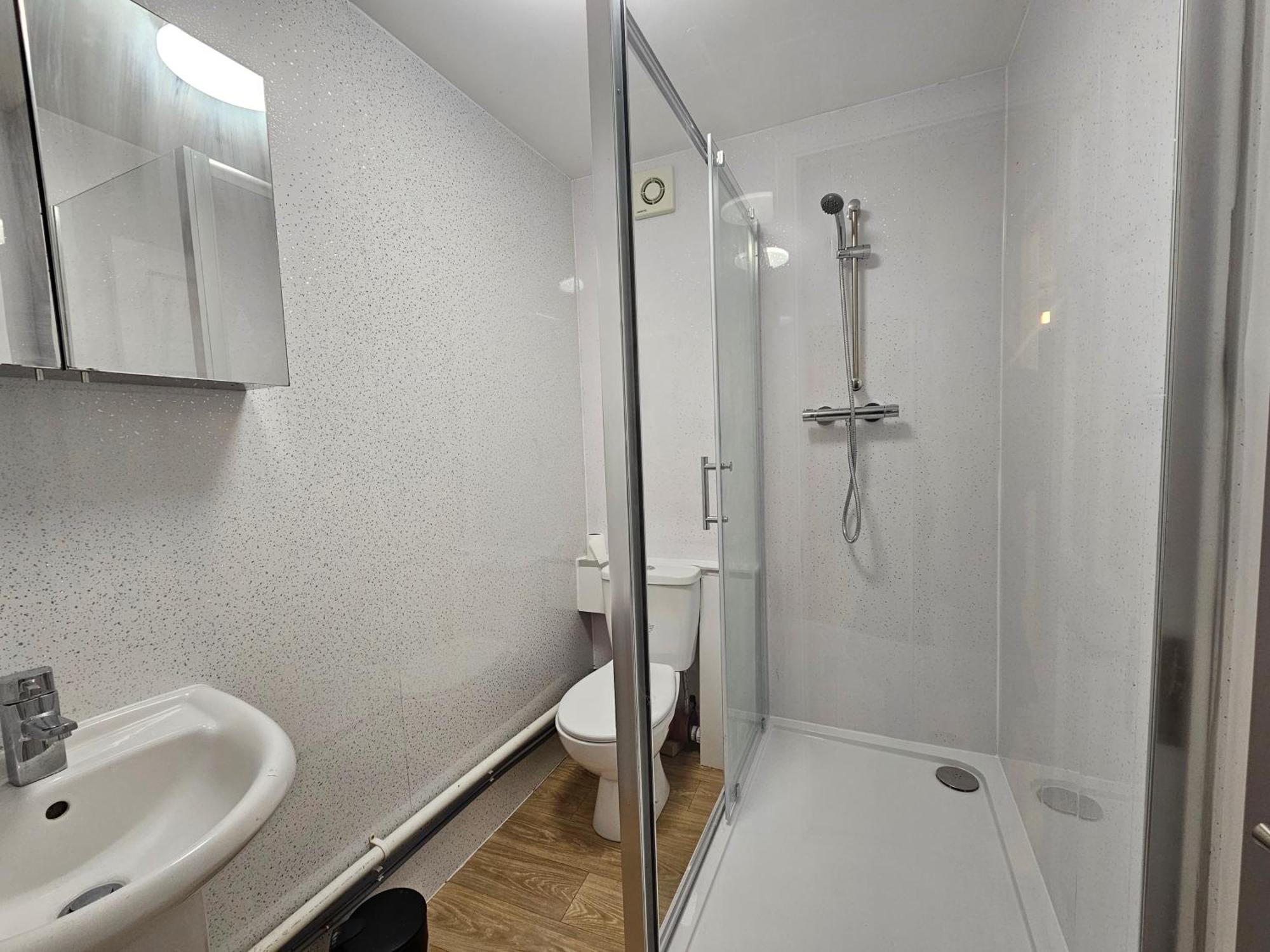 E1 Luxury Privat overnatting *