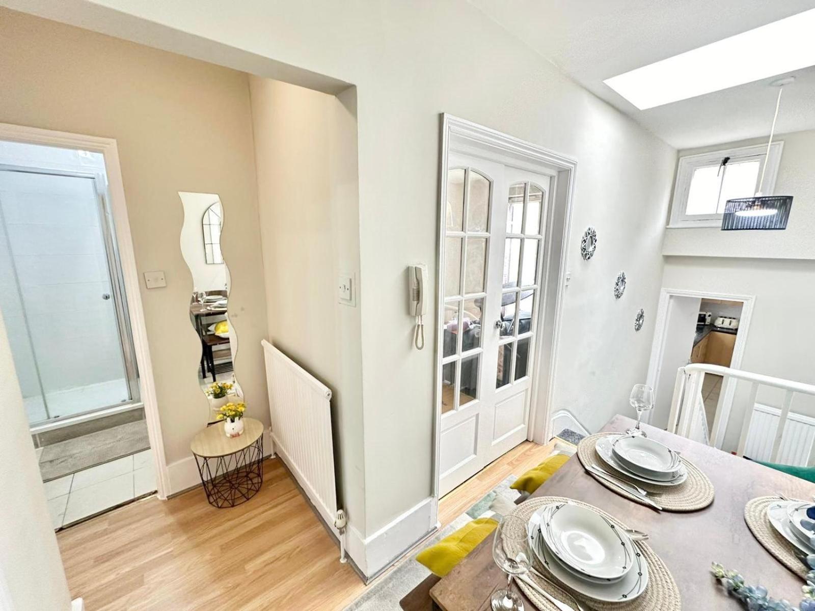 Bayswater Cosy 2 Bedroom Apartment London