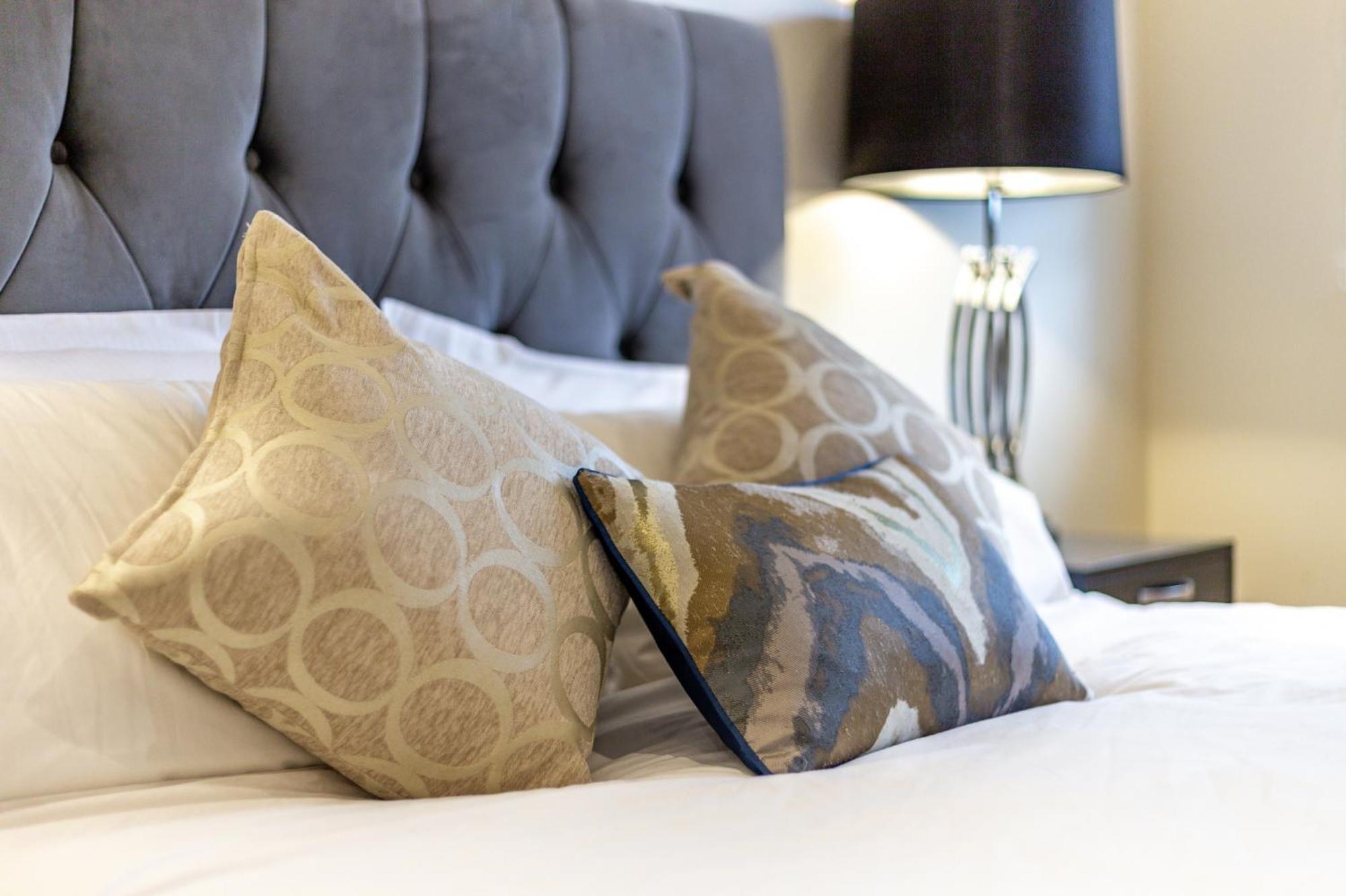 Ultra Luxury 4 Bedroom 3 Bathroom Knightsbridge Next To Harrods Apartment *