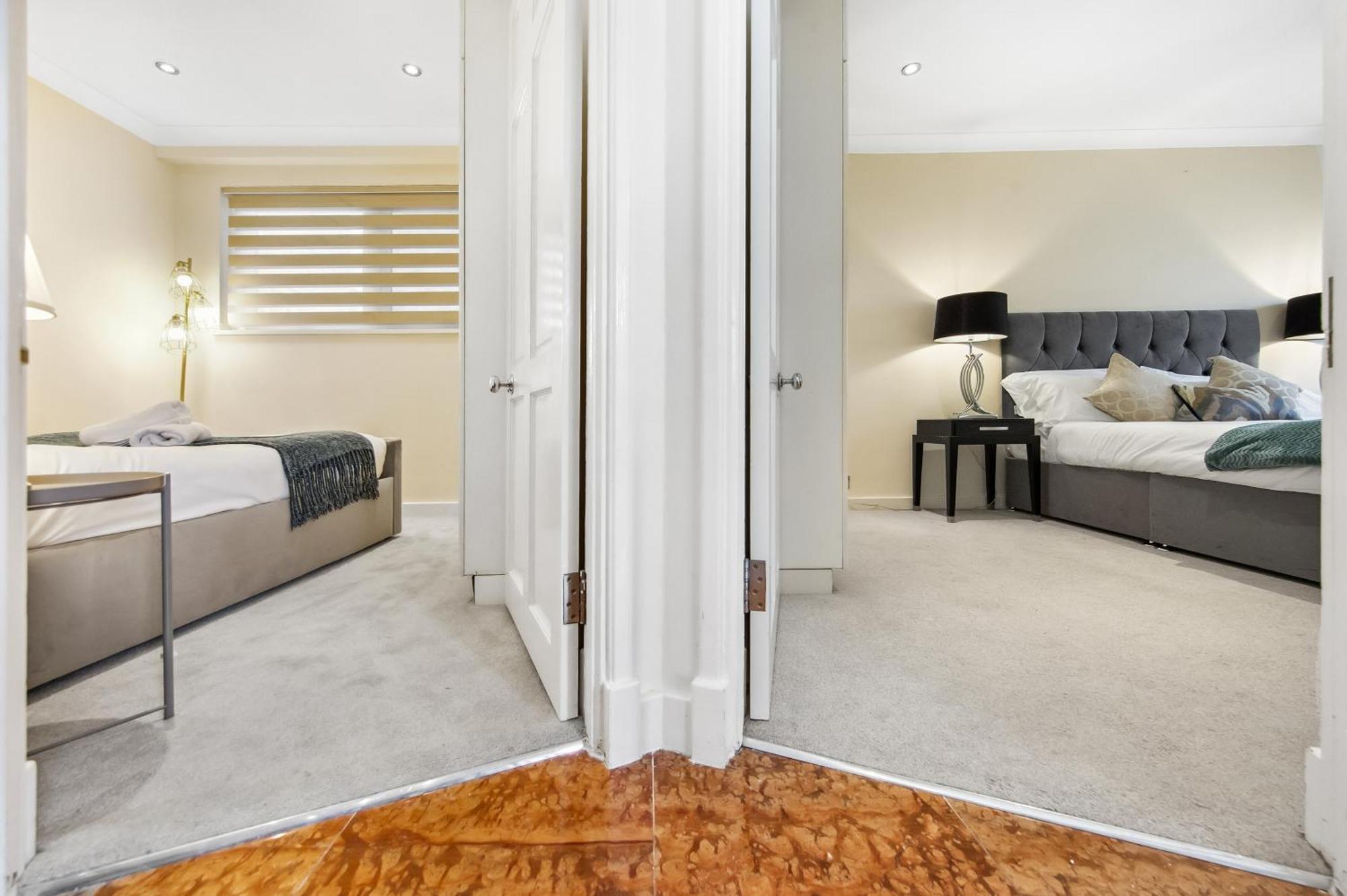 Ultra Luxury 4 Bedroom 3 Bathroom Knightsbridge Next To Harrods * London