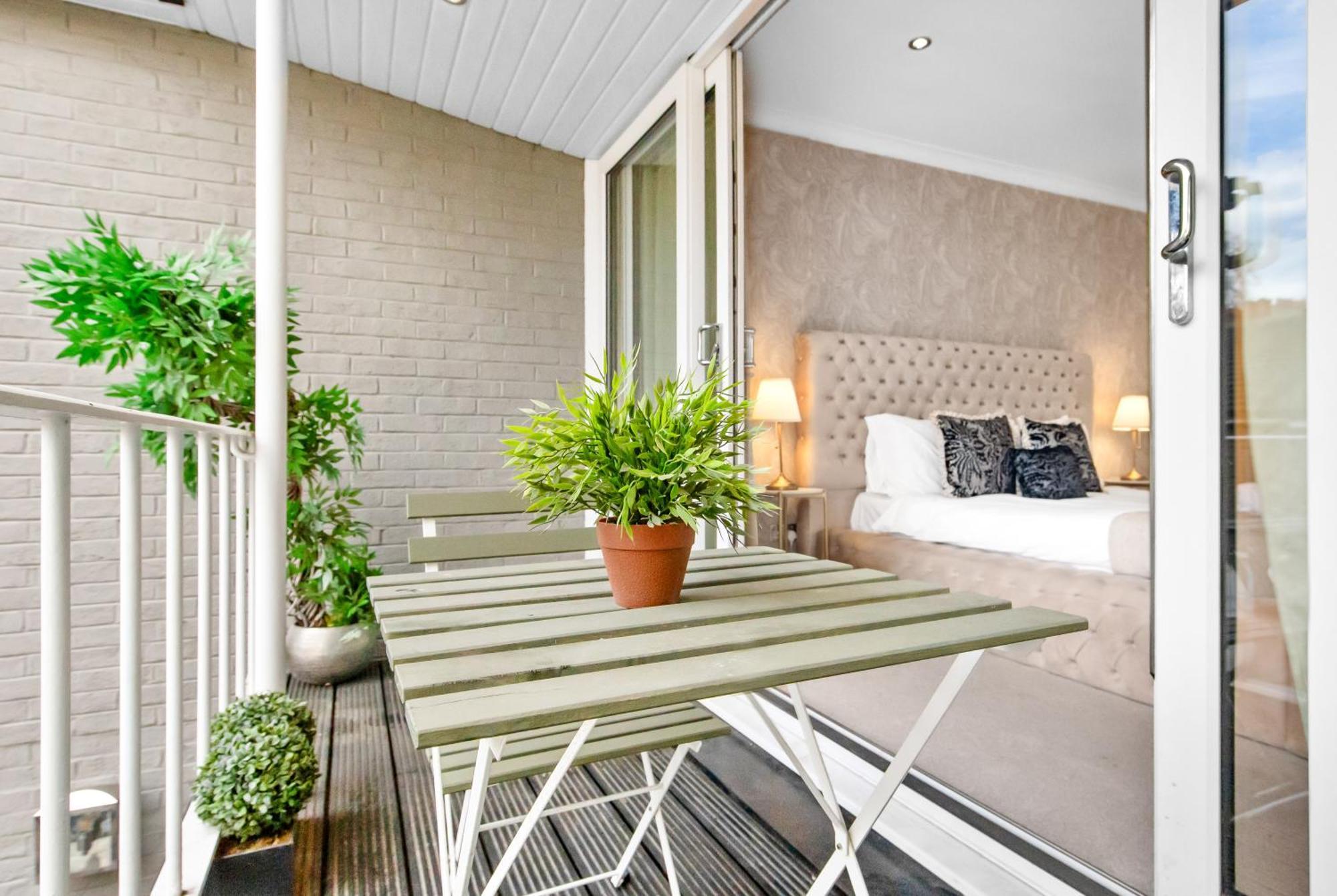 Ultra Luxury 4 Bedroom 3 Bathroom Knightsbridge Next To Harrods Apartment *