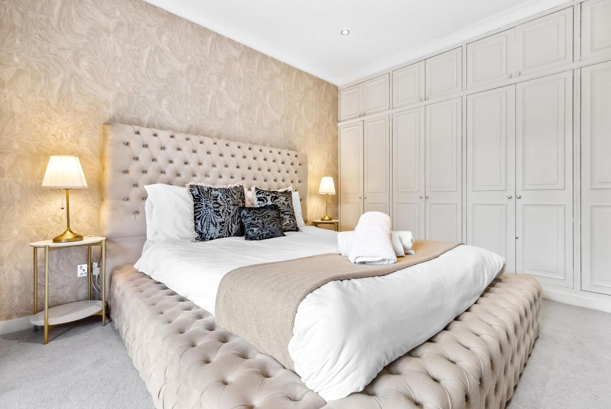 Apartment Ultra Luxury 4 Bedroom 3 Bathroom Knightsbridge Next To Harrods