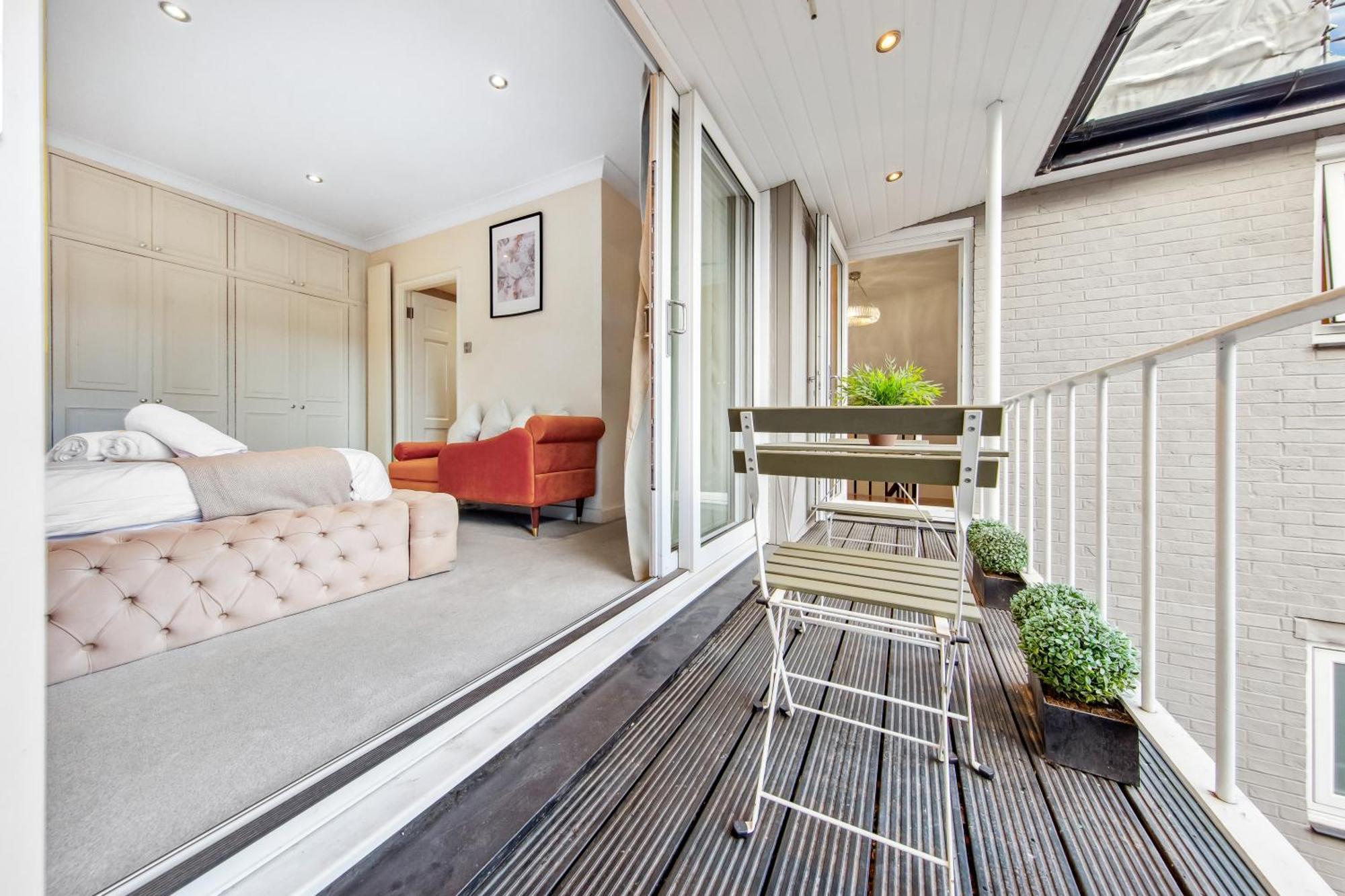 Apartment Ultra Luxury 4 Bedroom 3 Bathroom Knightsbridge Next To Harrods