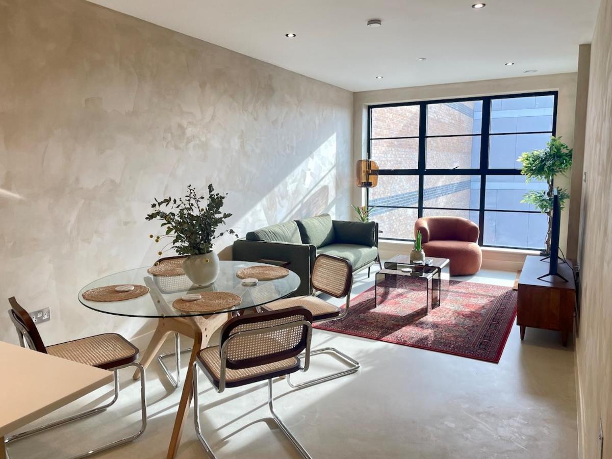 Penthouse Peaceful 2 Bed Fulham West Kensington London