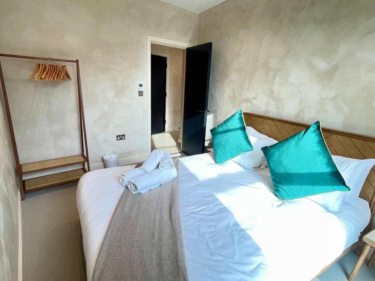 Apartment Penthouse Peaceful 2 Bed Fulham West Kensington London
