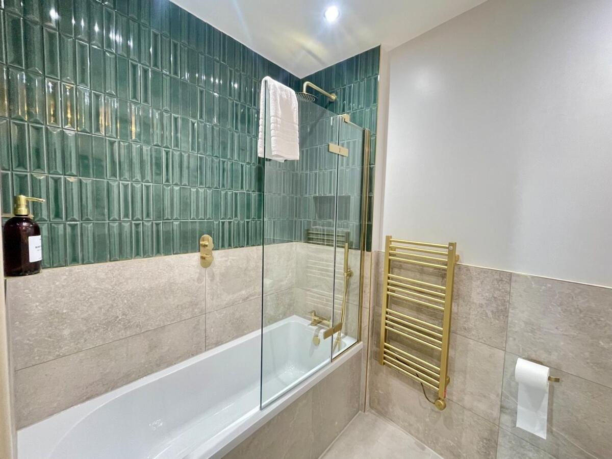 Apartment Penthouse Peaceful 2 Bed Fulham West Kensington *
