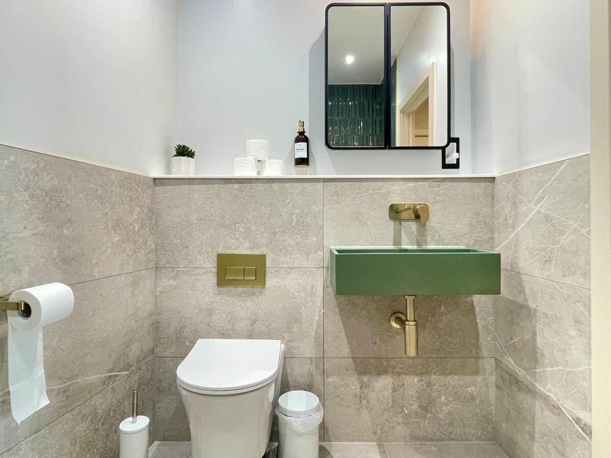 Penthouse Peaceful 2 Bed Fulham West Kensington Apartment
