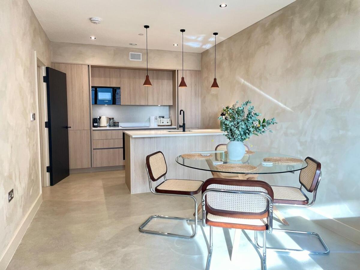 Penthouse Peaceful 2 Bed Fulham West Kensington Apartment *