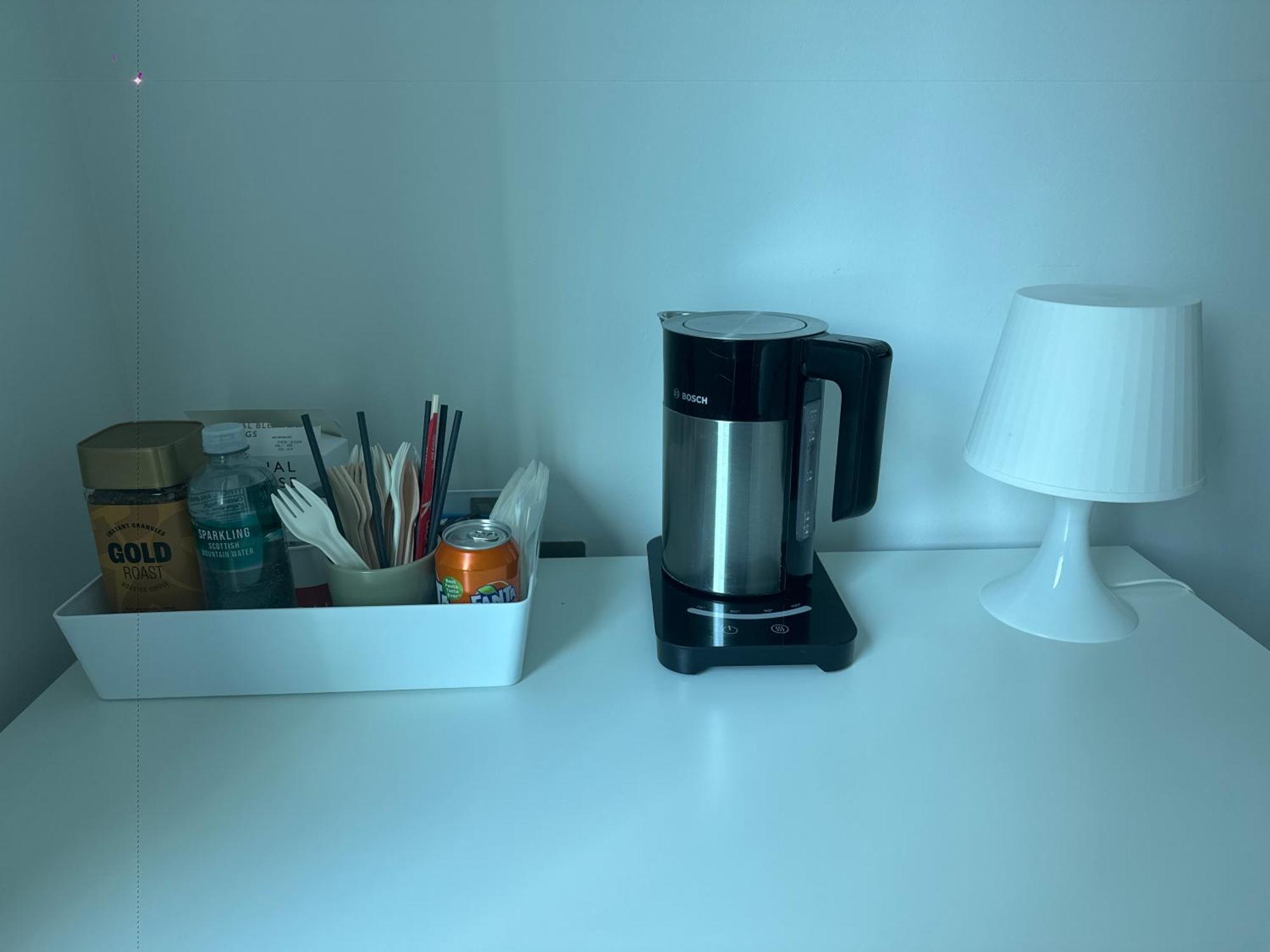 Spare In All-female 2-bedroom Flat-female Only! * London