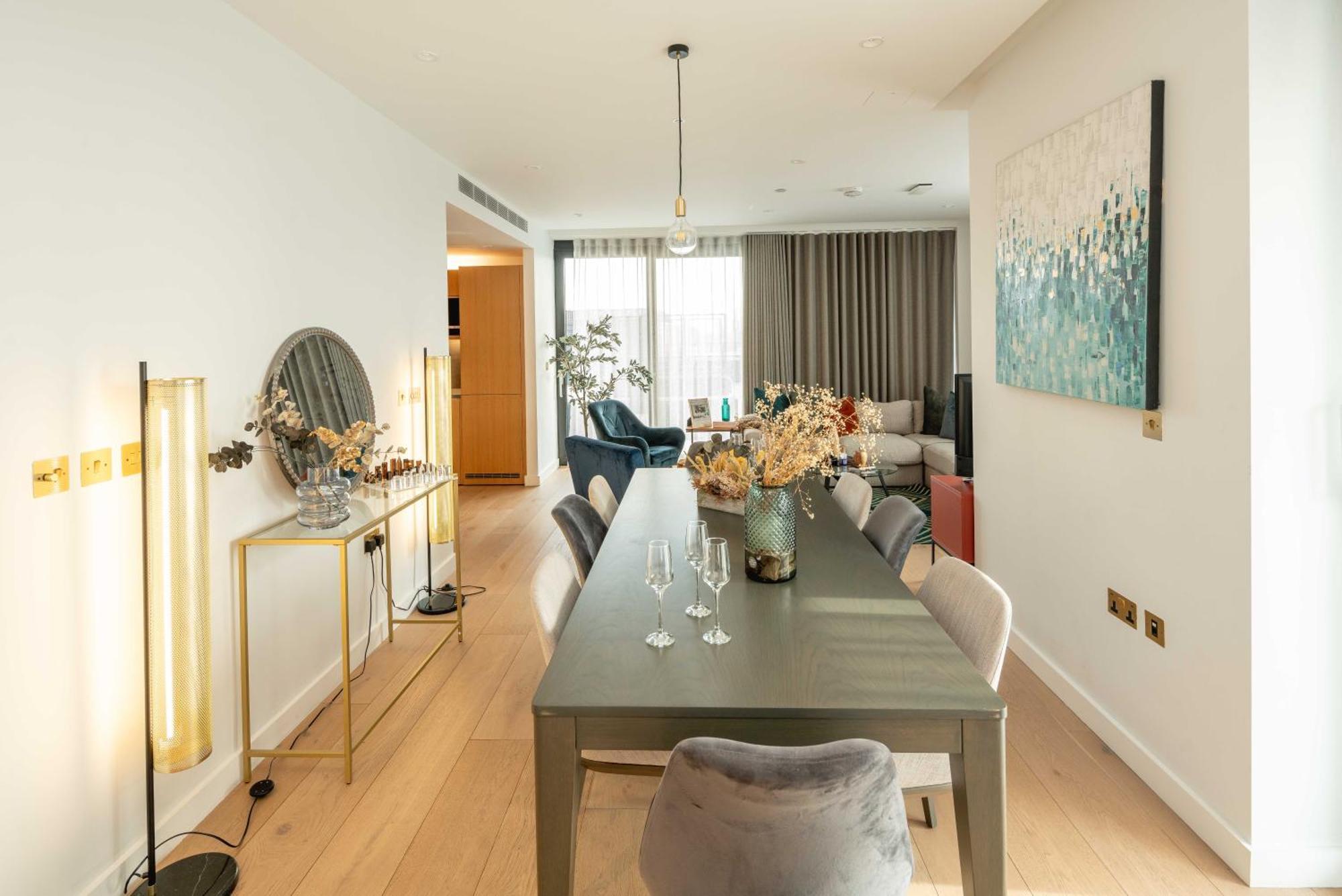 Sunrise View Luxury With Balcony And Elevator Apartment *
