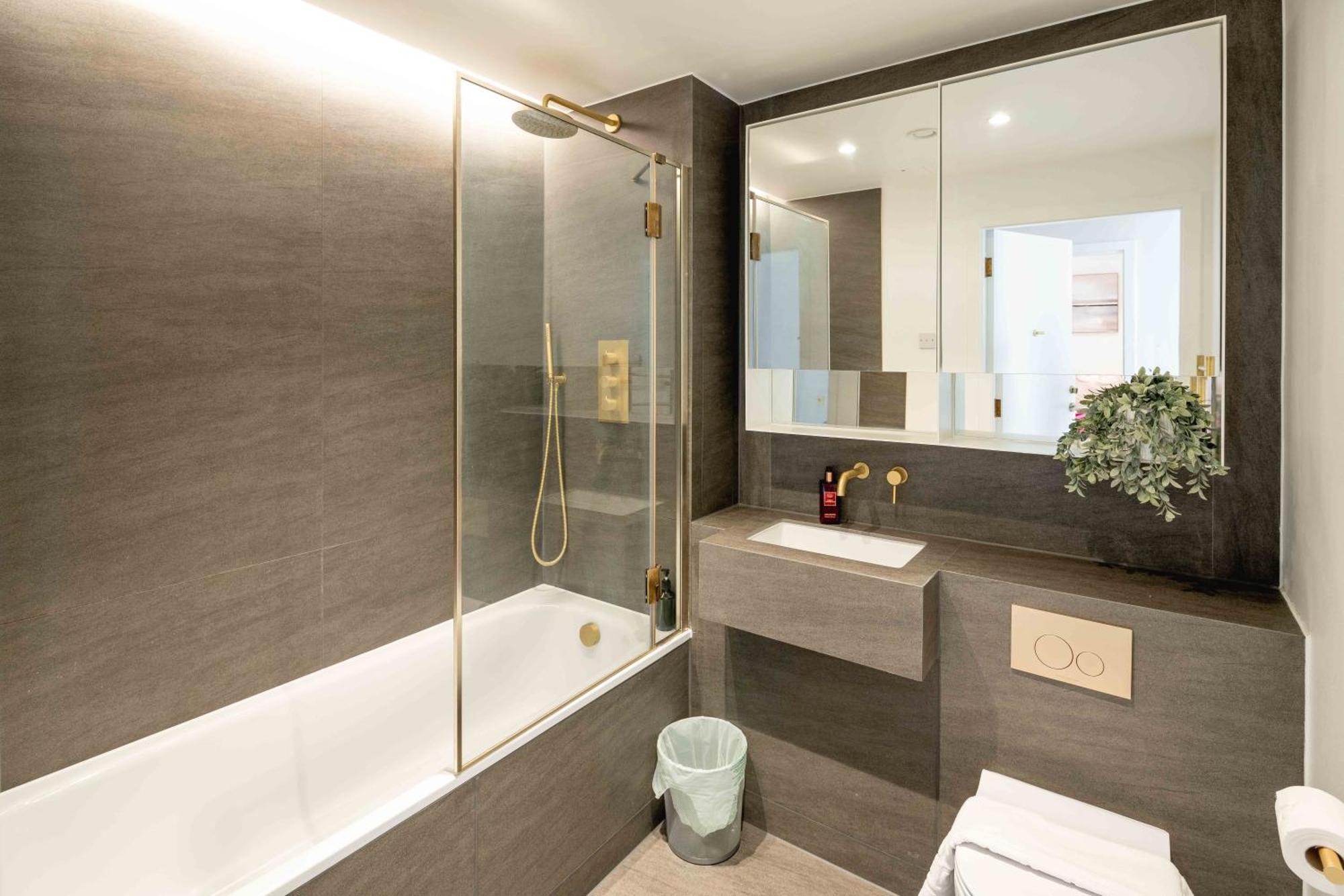 Sunrise View Luxury With Balcony And Elevator *