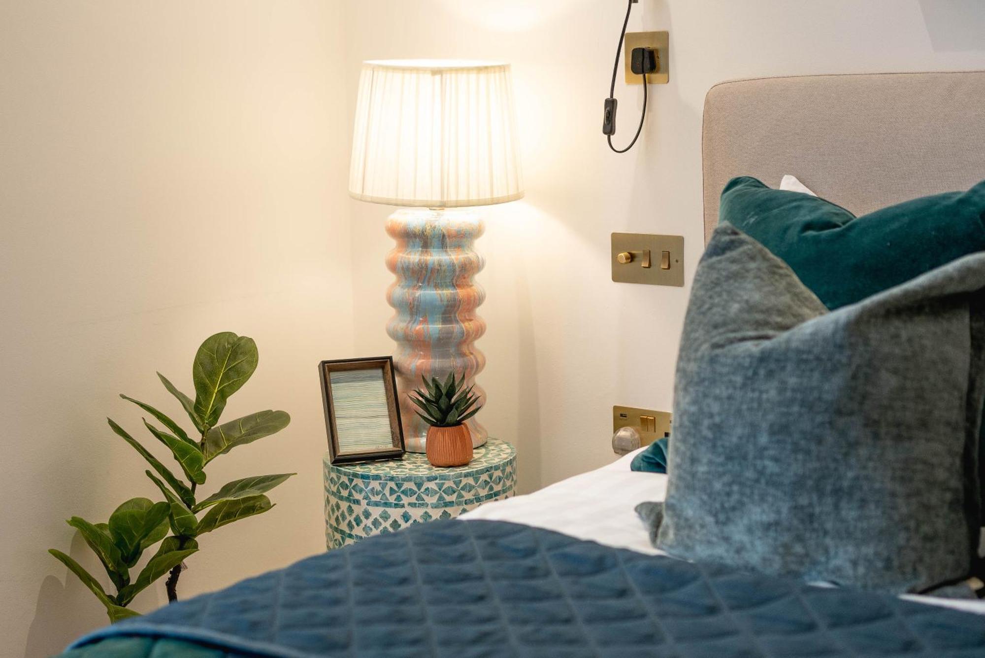 Sunrise View Luxury With Balcony And Elevator London