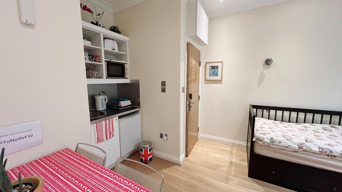 301 Self Contained In Heart Of Apartment *