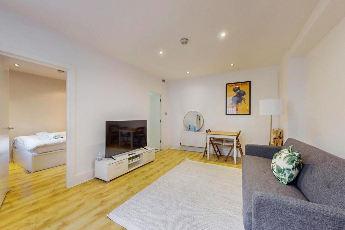Charming 1 Bedroom Near Shepherds Bush Station Apartamento