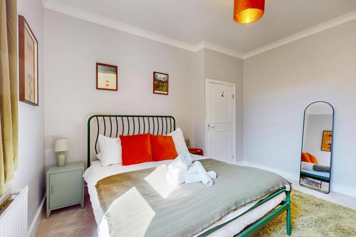 Leilighet Bright 1-bedroom Flat With Great Transport Links