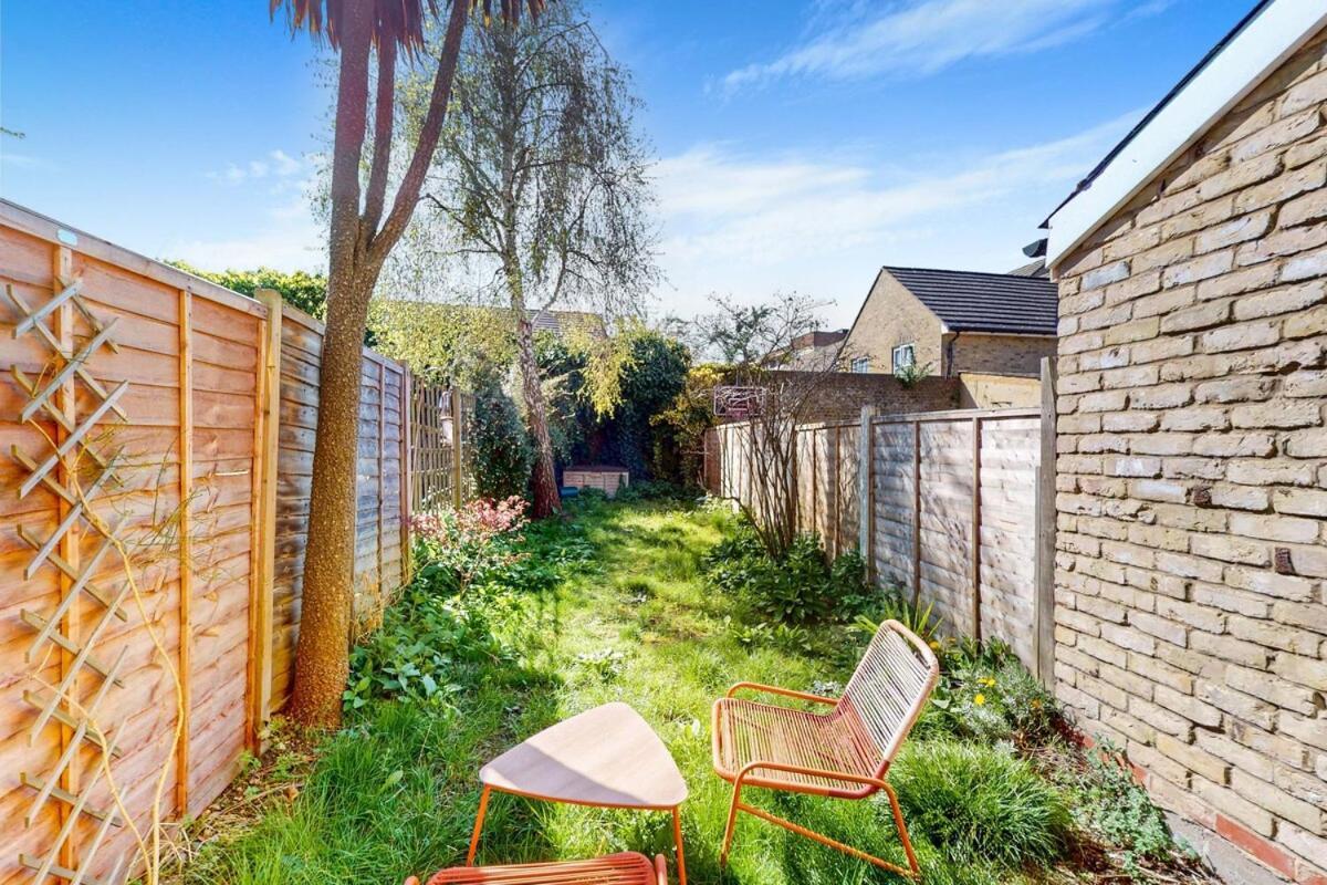 Leilighet Bright 1-bedroom Flat With Great Transport Links *