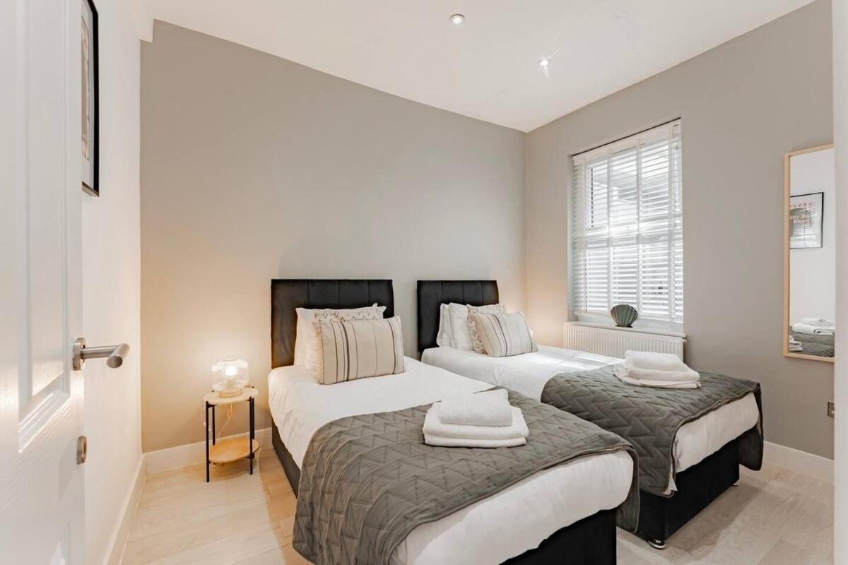 The Shamrock Sleek And Chic - Private Garden - Ground Floor - East - Sleeps 6 London