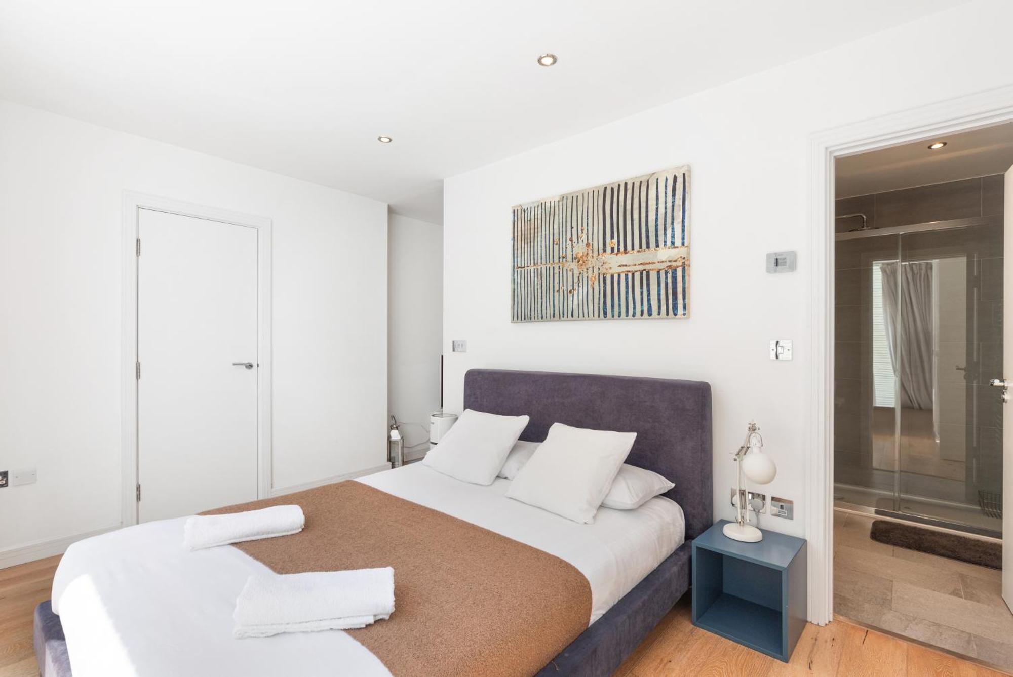 Hansford Apartment *