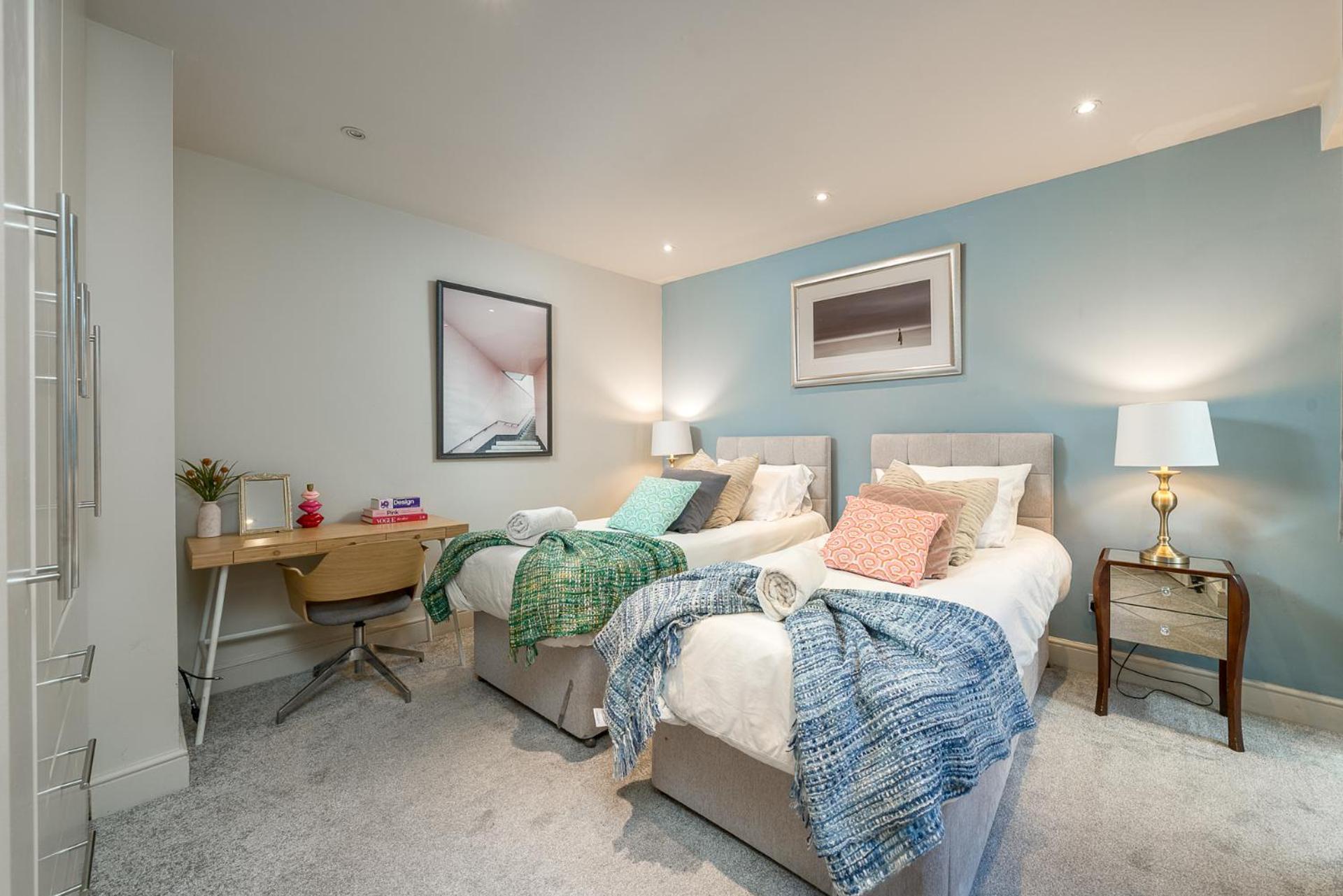 Niru Experience Hidden Gem In Chelsea 2bd 2ba Apartment *