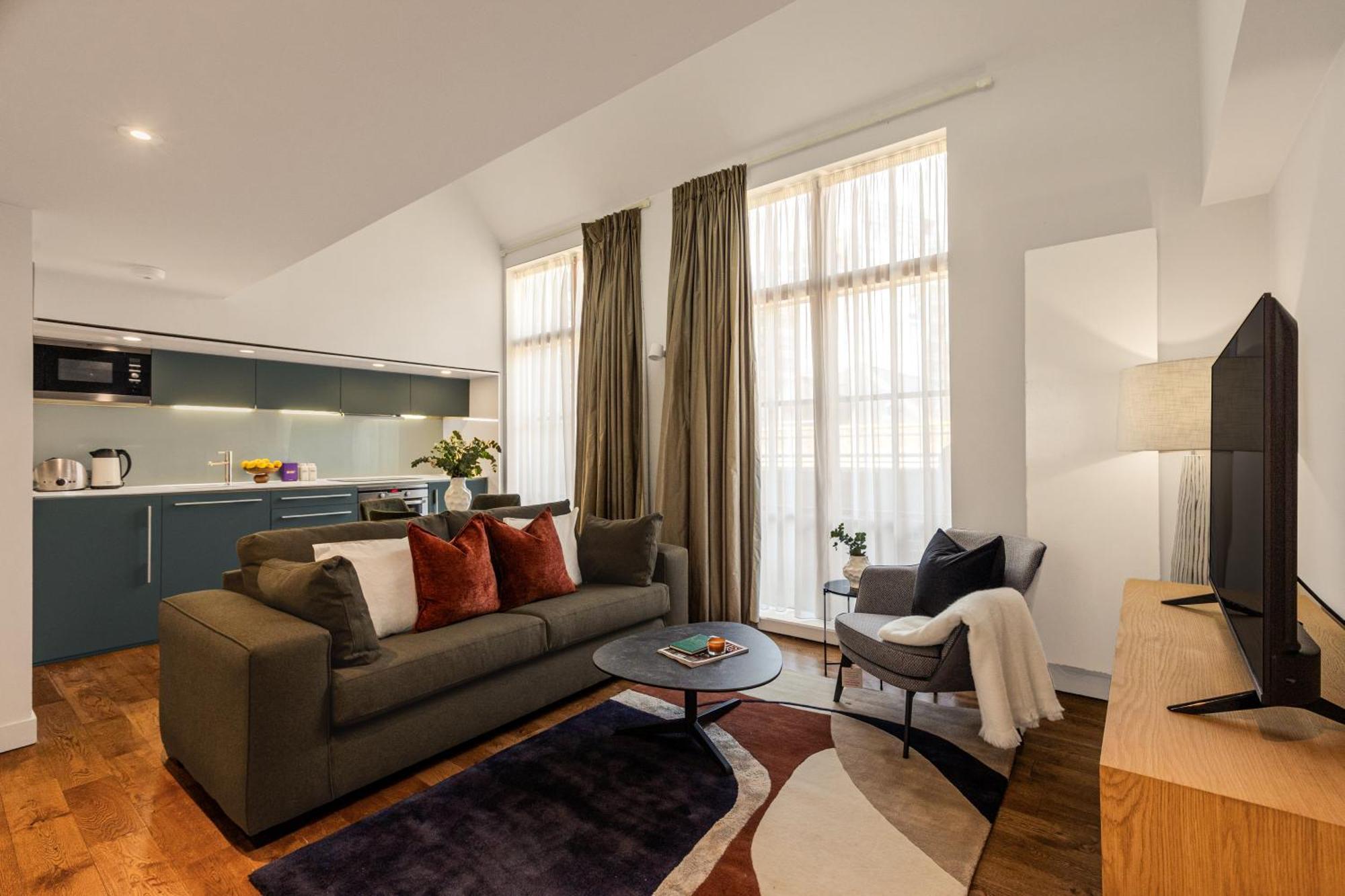 Apartahotel Servised On Artillery Lane 4*