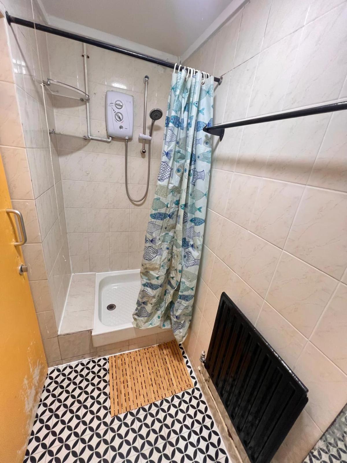 E2 Guest house