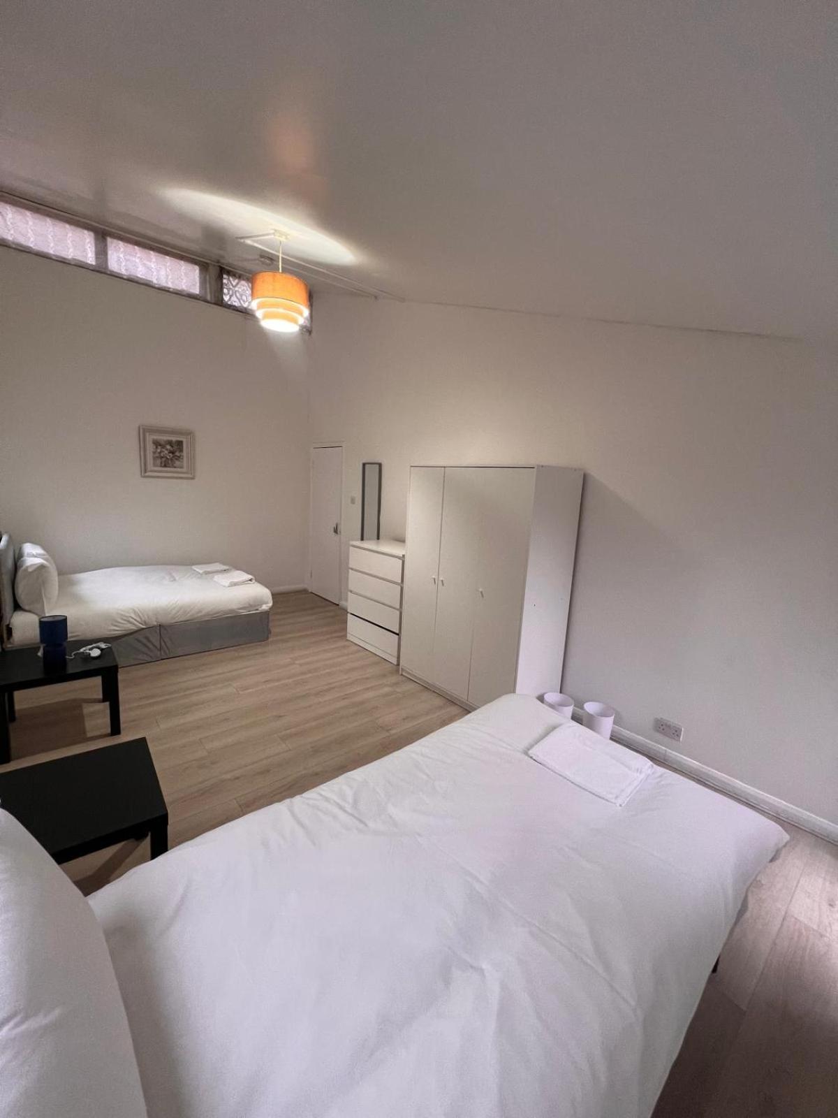 E2 Guest house