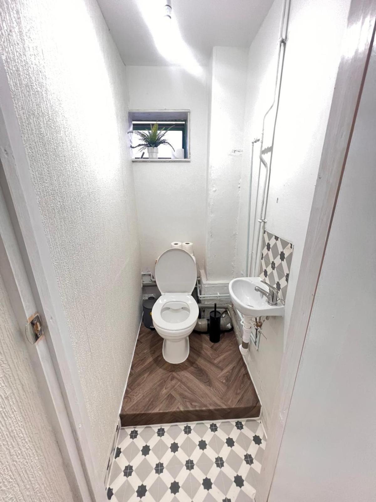 E2 Guest house *