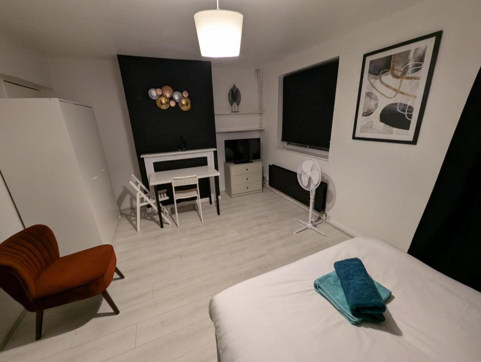 E2 Guest house