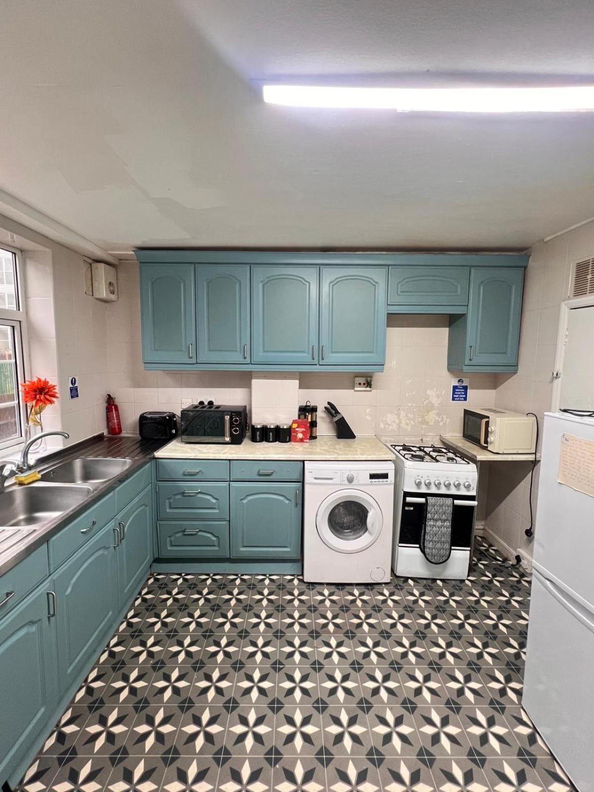 E2 Guest house