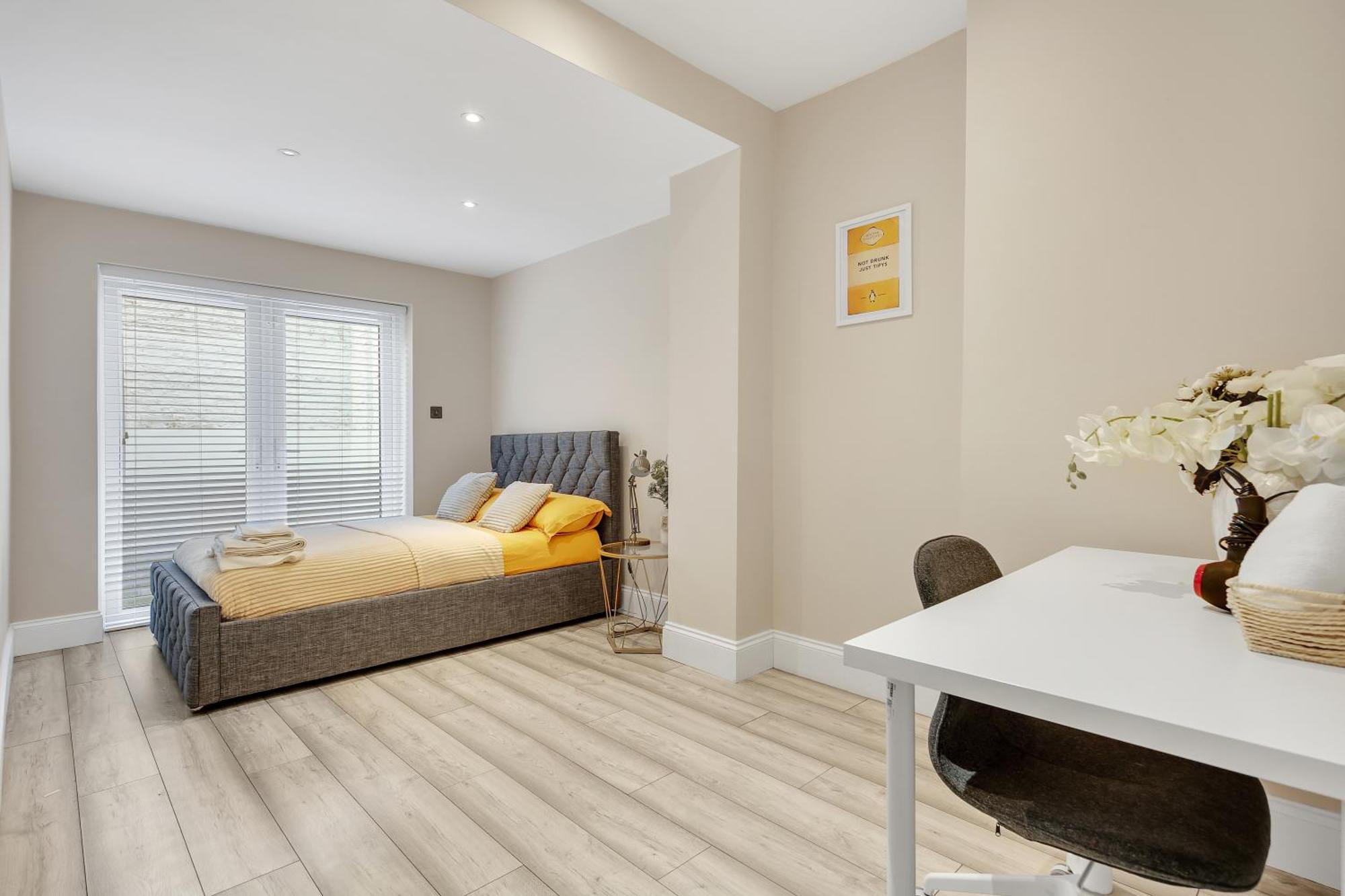 Hammersmith Flat 2 Bedrooms Lgf Apartment London