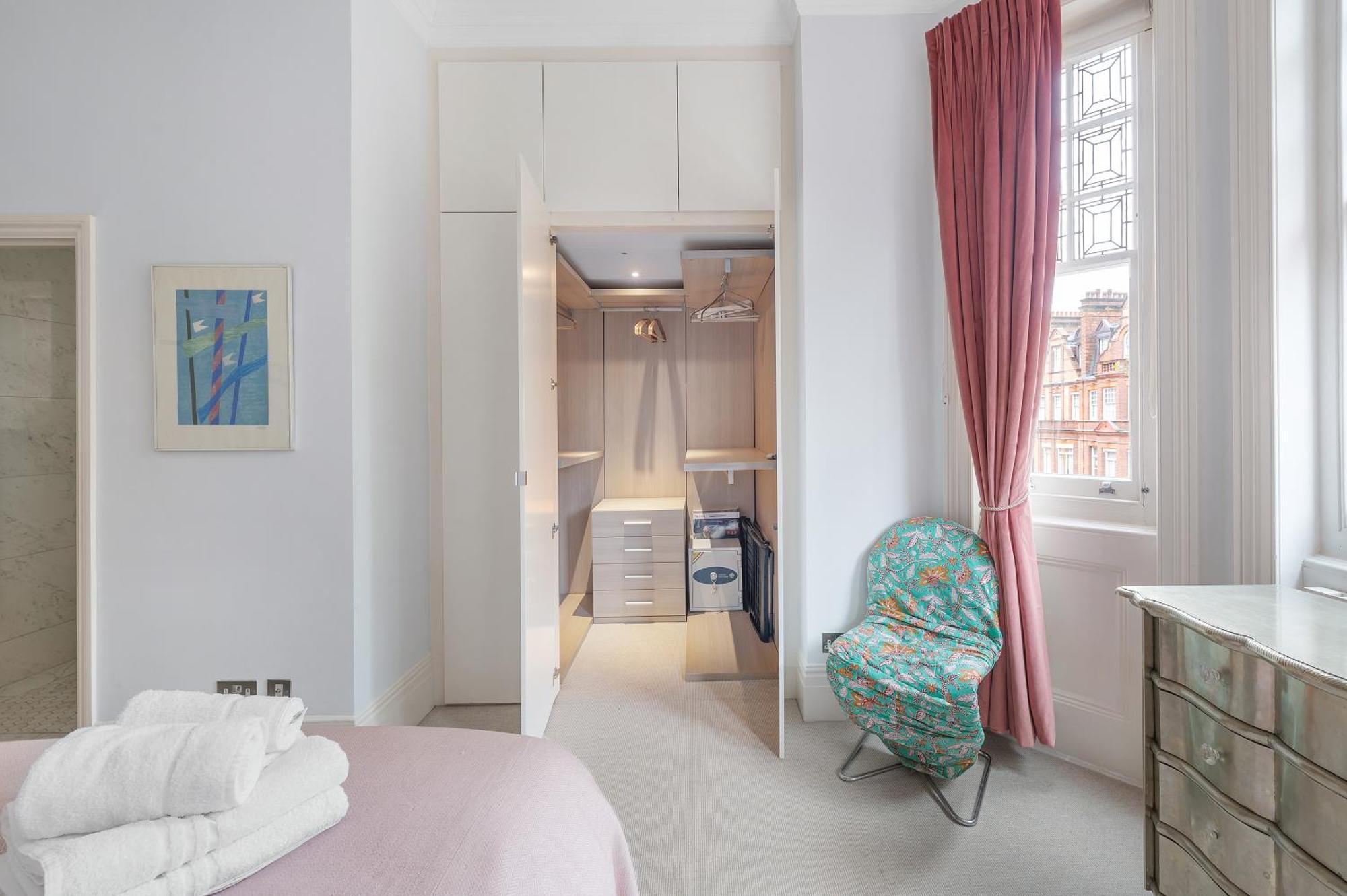 Casa Italia Near Sloane Square, Harrods And Kings Road - Washing Machine & Wifi Apartment London