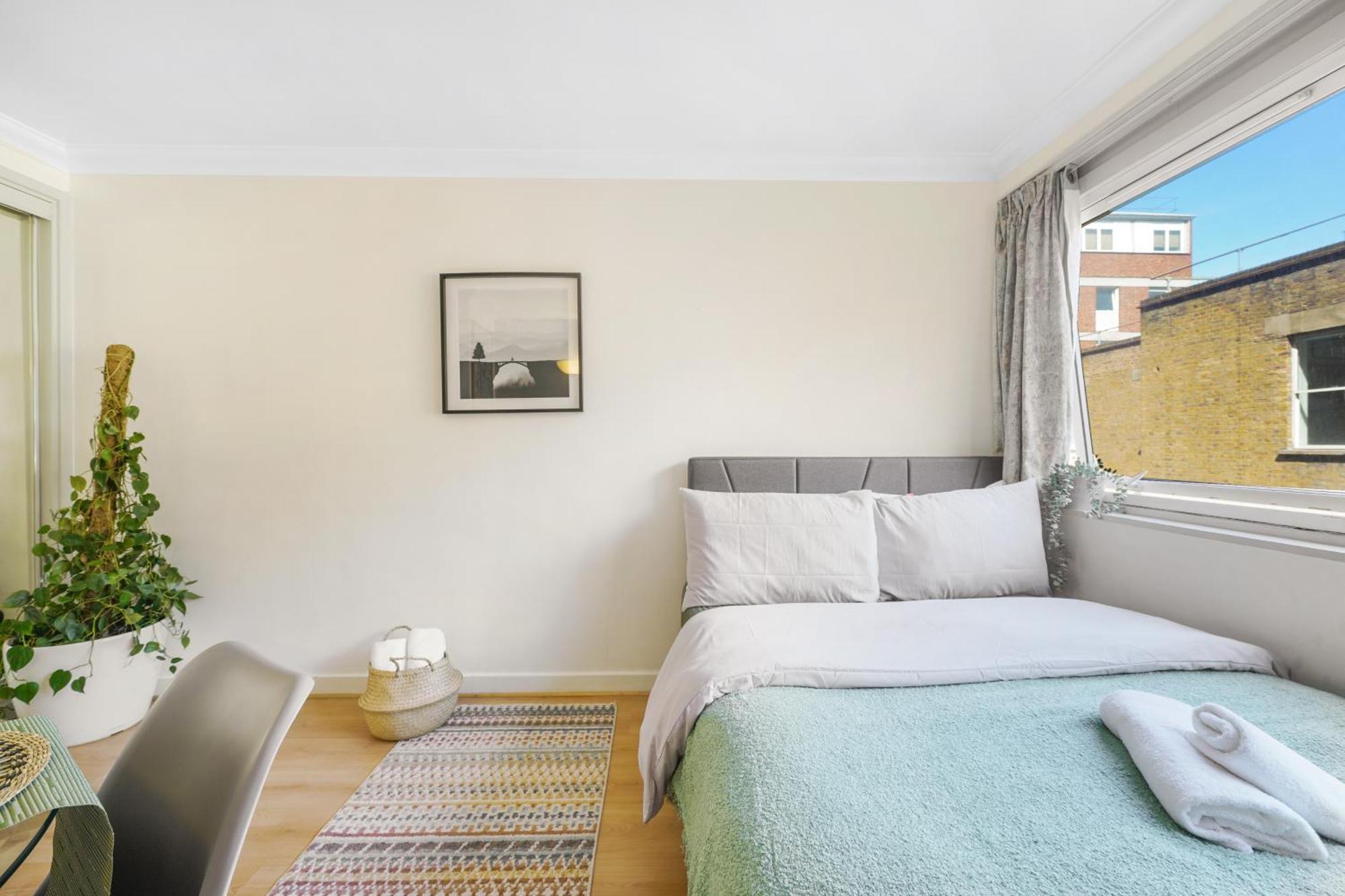 Fitzrovia - Walk To Soho & West End Apartment