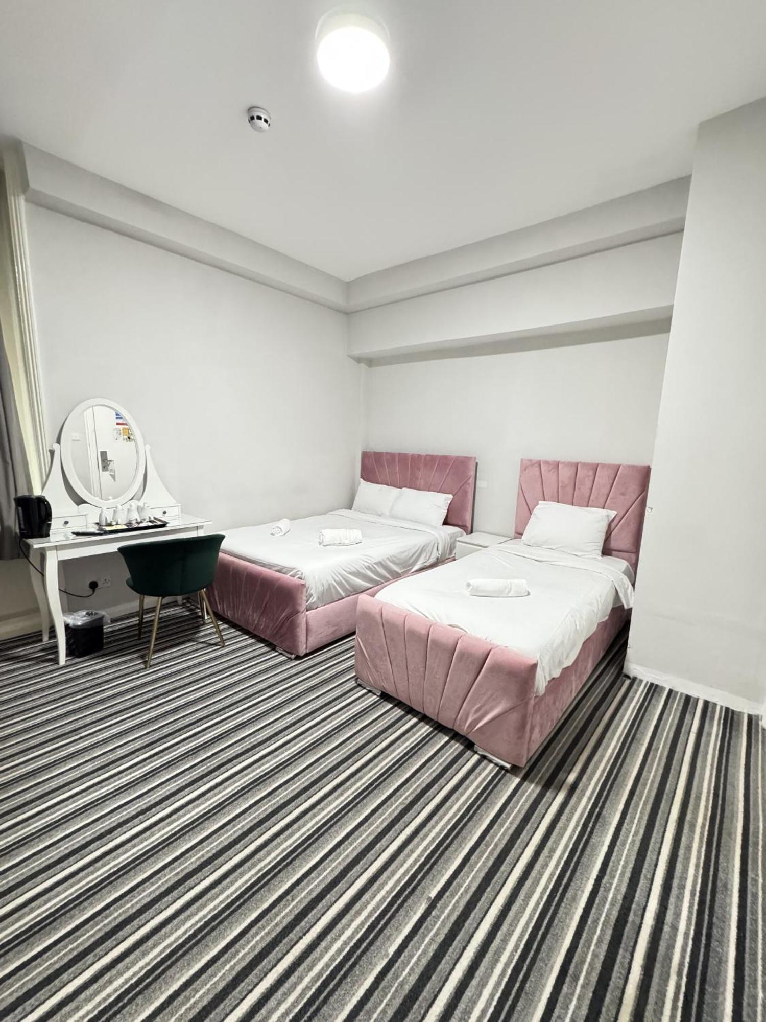 Hotel The Chapter Hotels- Princes Square London