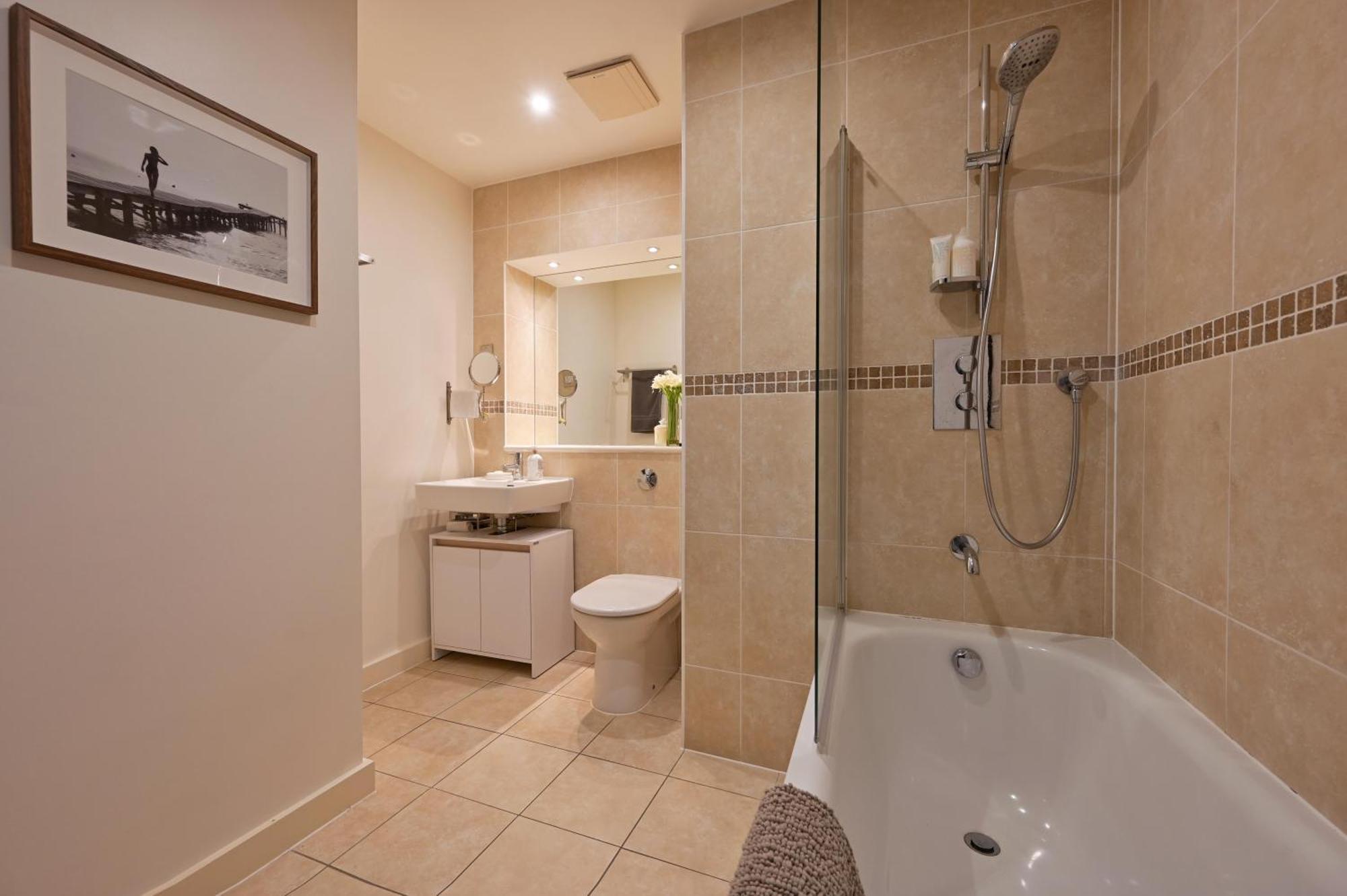Luxurious Docklands Loft - Steps Away From Excel & Dlr - Free Parking