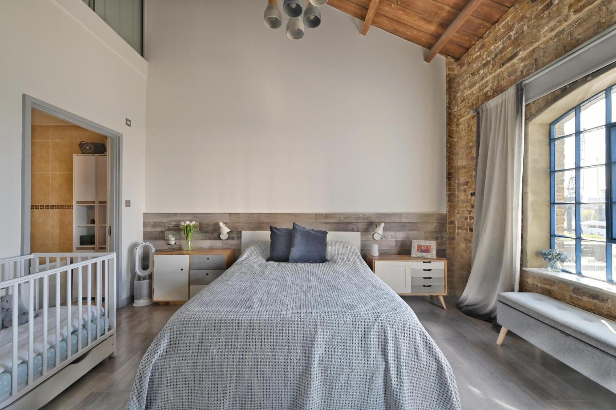 Luxurious Docklands Loft - Steps Away From Excel & Dlr - Free Parking * London