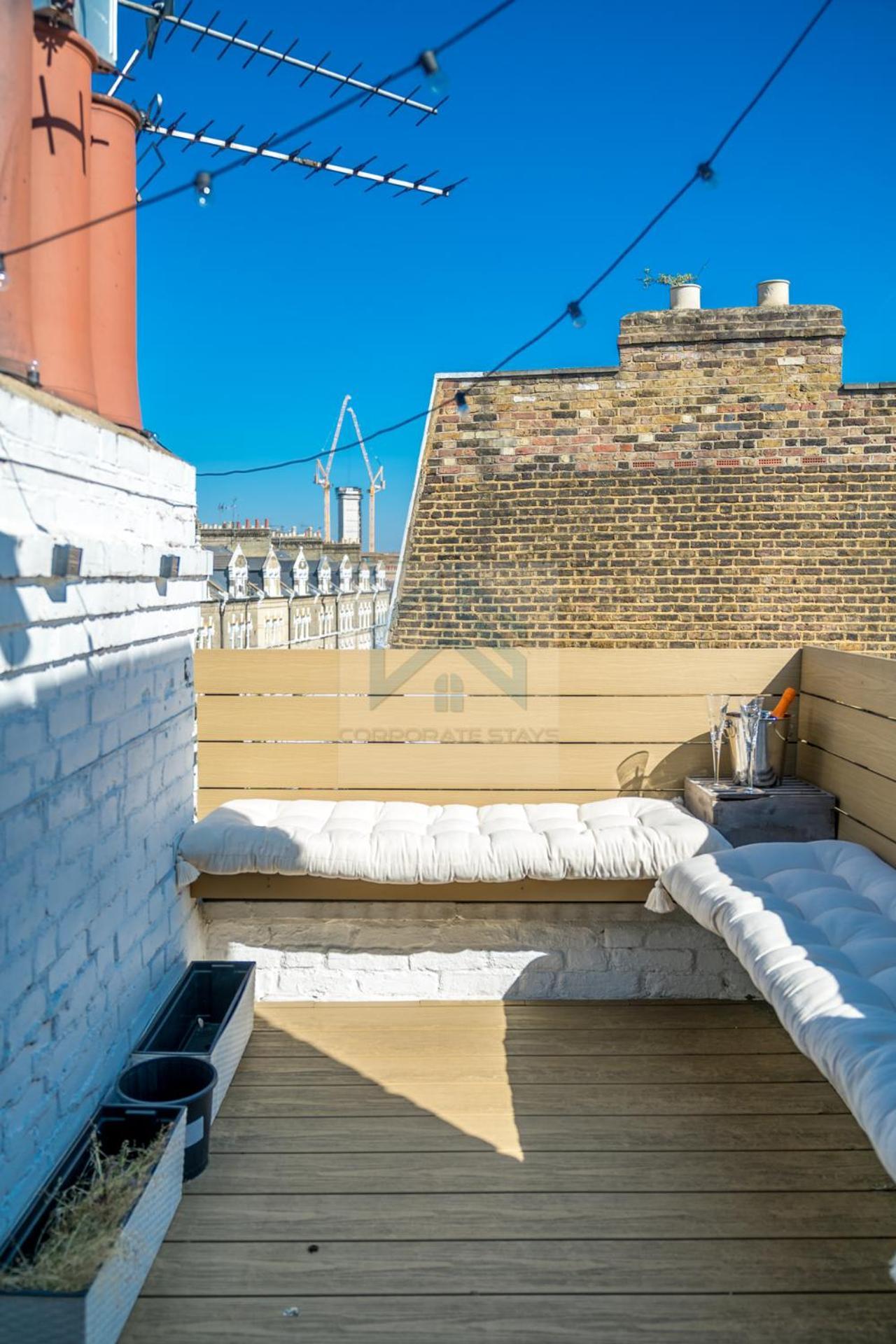 Boutique 2br With Roof Terrace Near Tube - West Kensington * London