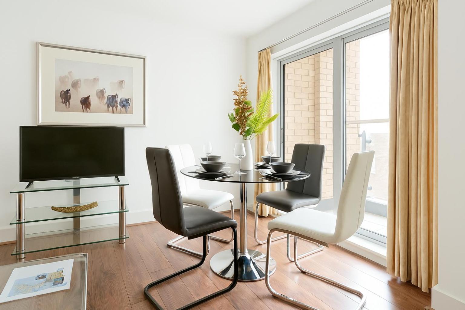 Spacious 2br Acton - Modern Comfort * London