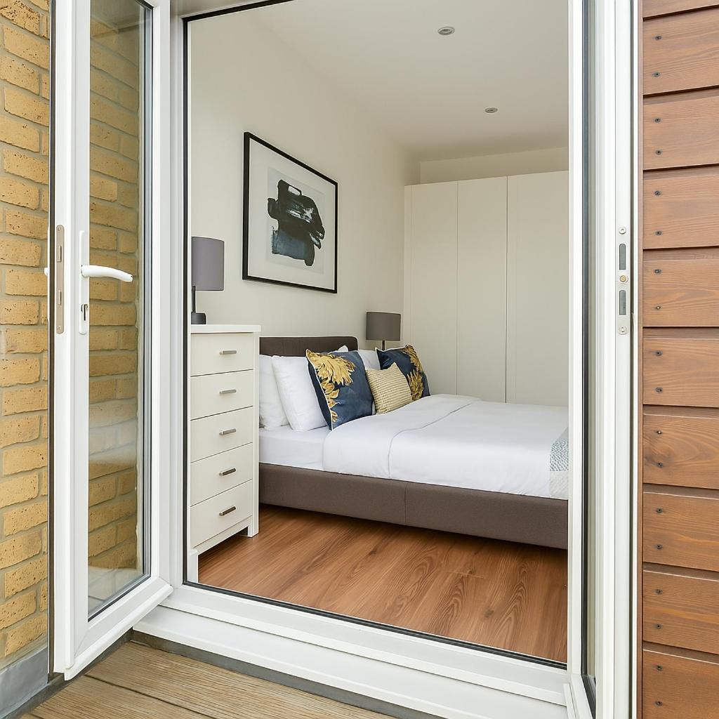 Spacious 2br Acton - Modern Comfort